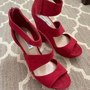 Steve Madden Essex Red Suede Wedges - Size 8.5